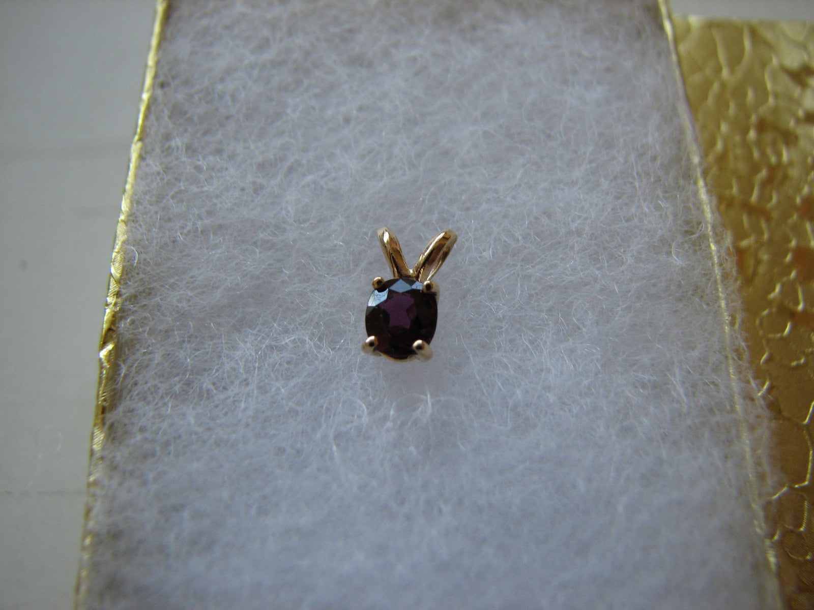Ruby Solitaire Pendant 14kt Gold Basket Bale