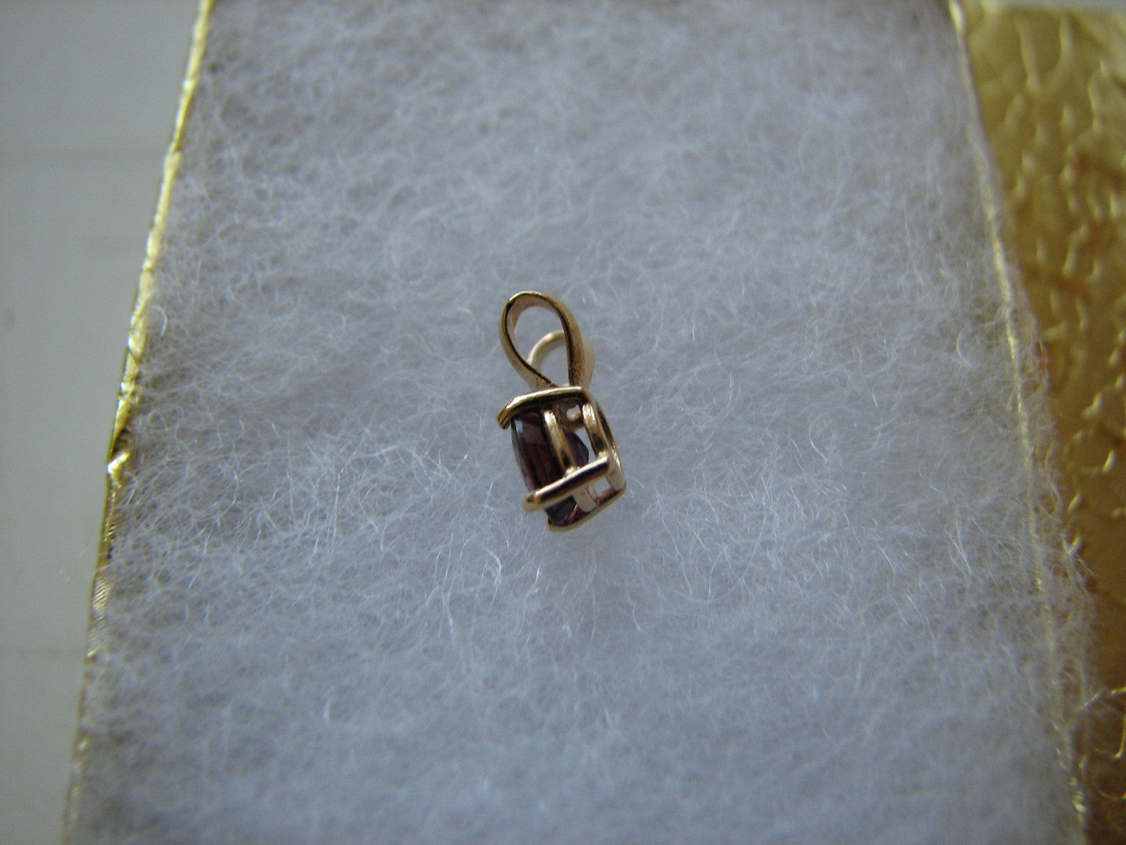 Ruby Solitaire Pendant 14kt Gold Basket Bale