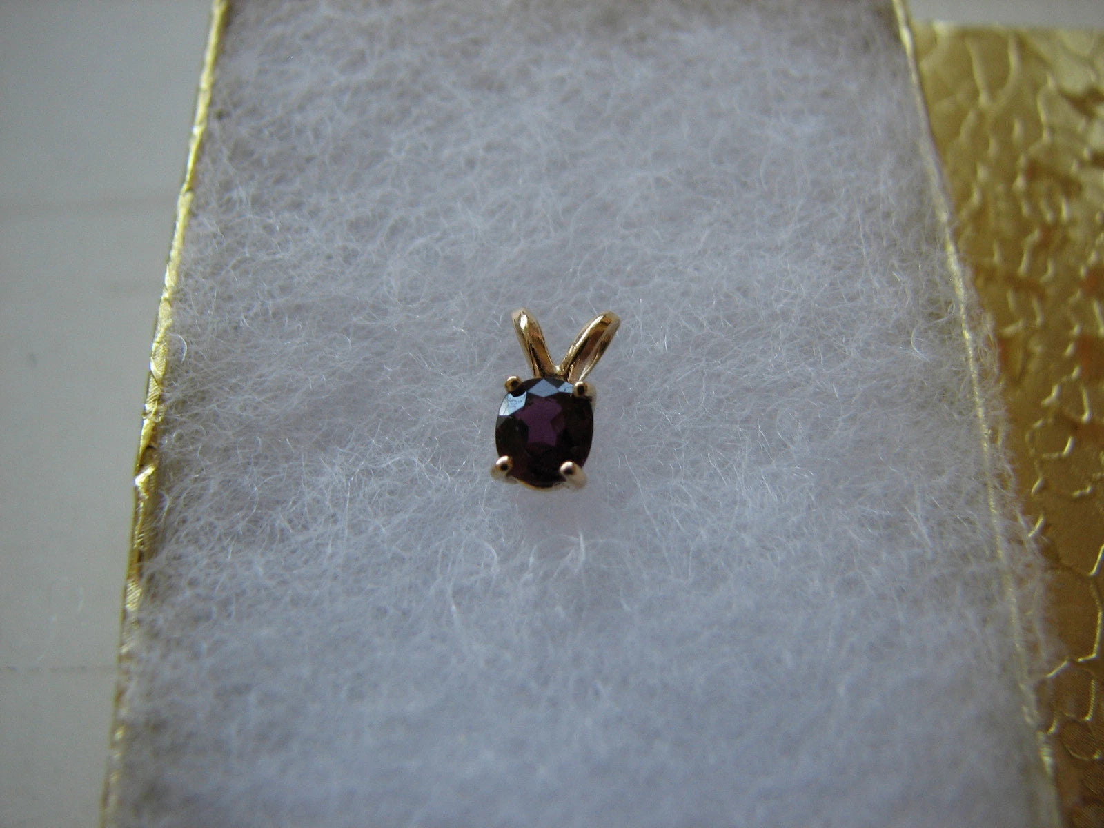 Ruby Solitaire Pendant 14kt Gold Basket Bale