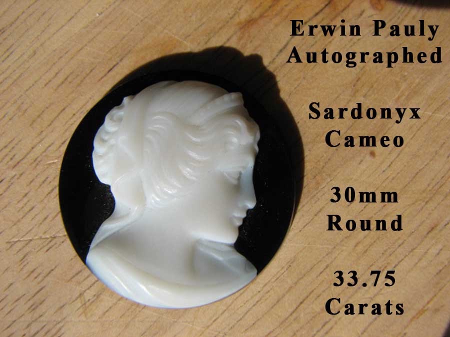 RARE Sardonyx Cameo Vintage 1976 Signed by Erwin Pauley Master Gemstone Carver