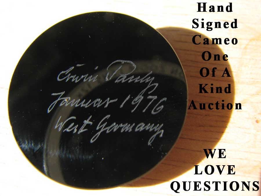 RARE Sardonyx Cameo Vintage 1976 Signed by Erwin Pauley Master Gemstone Carver