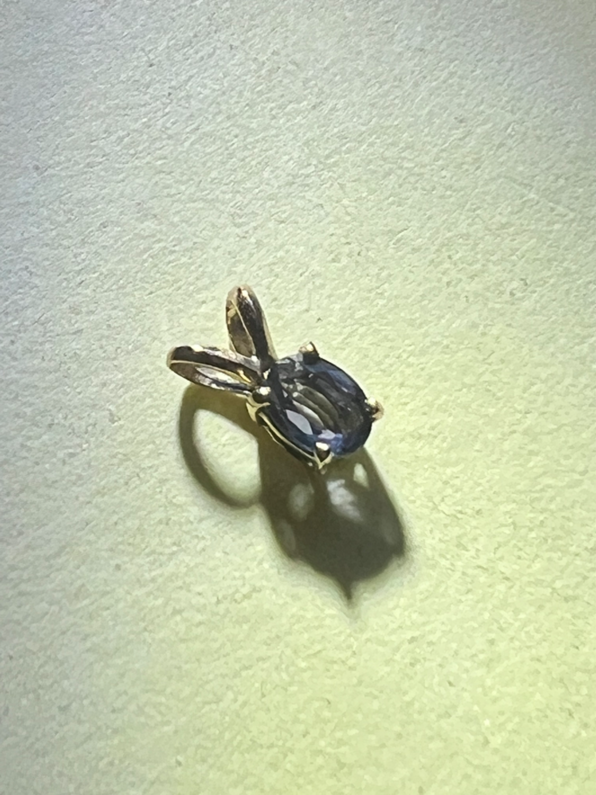14kt Yellow Gold Yogo Montana USA Sapphire Pendant Unique Cornflower Blue Color