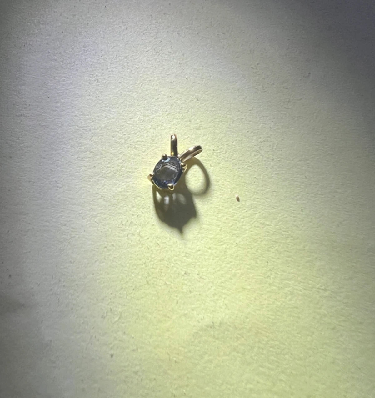 14kt Yellow Gold Yogo Montana USA Sapphire Pendant Unique Cornflower Blue Color