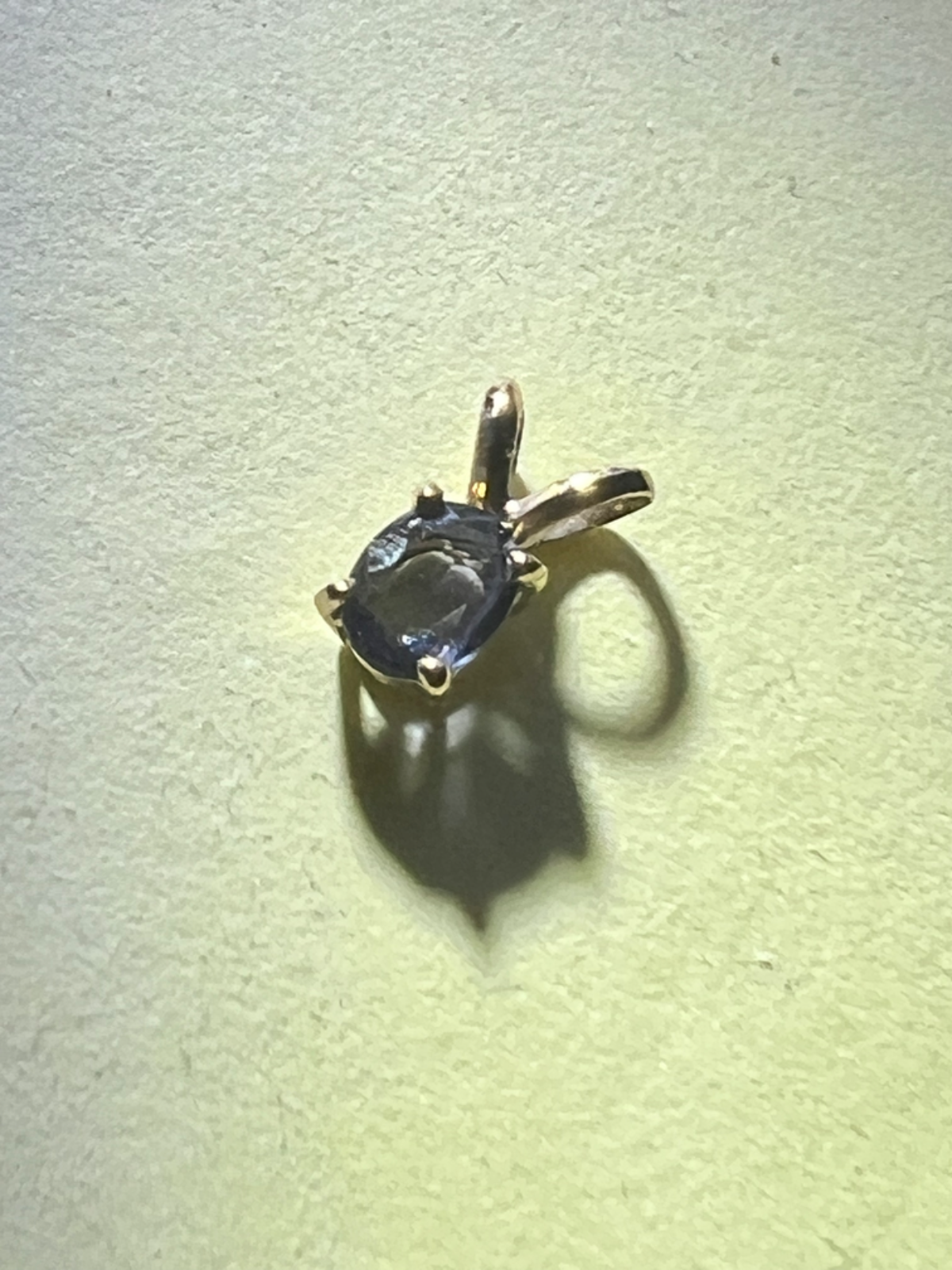 14kt Yellow Gold Yogo Montana USA Sapphire Pendant Unique Cornflower Blue Color